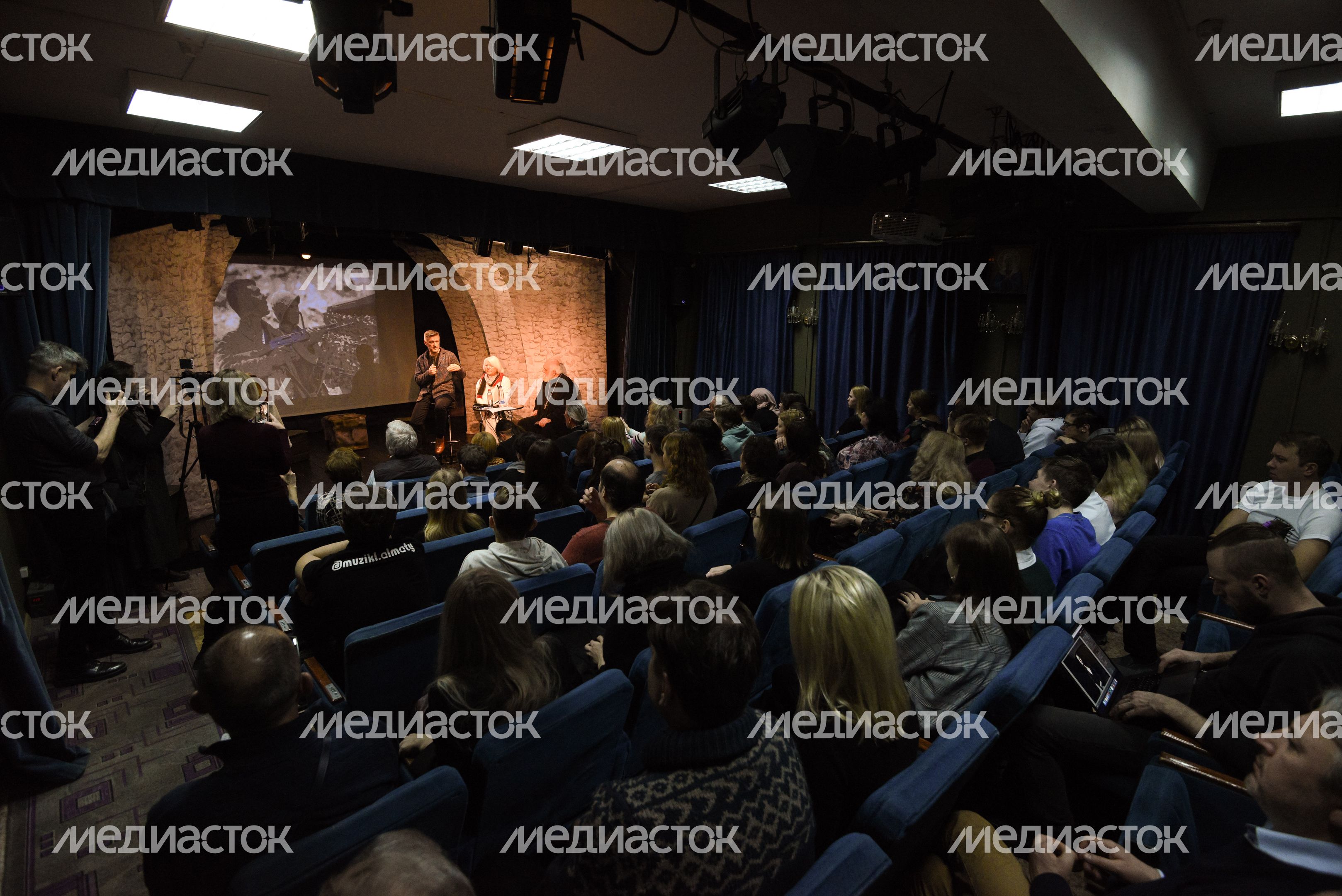 Встреча‑диалог режиссера Кирилла Белевича со зрителями в столичном театре «Глас»