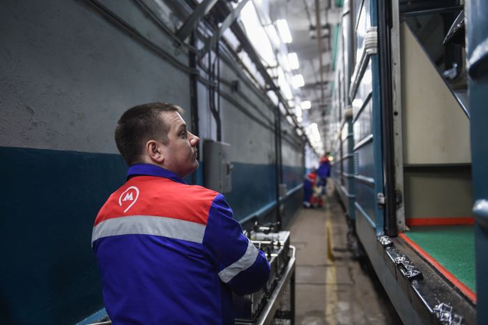 Кварцевание и мытье вагонов метро
