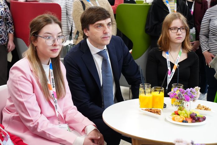 Посещение Губернатором Подмосковья и Министром просвещения РФ гимназии им. Е.М. Примакова в Одинцовском округе