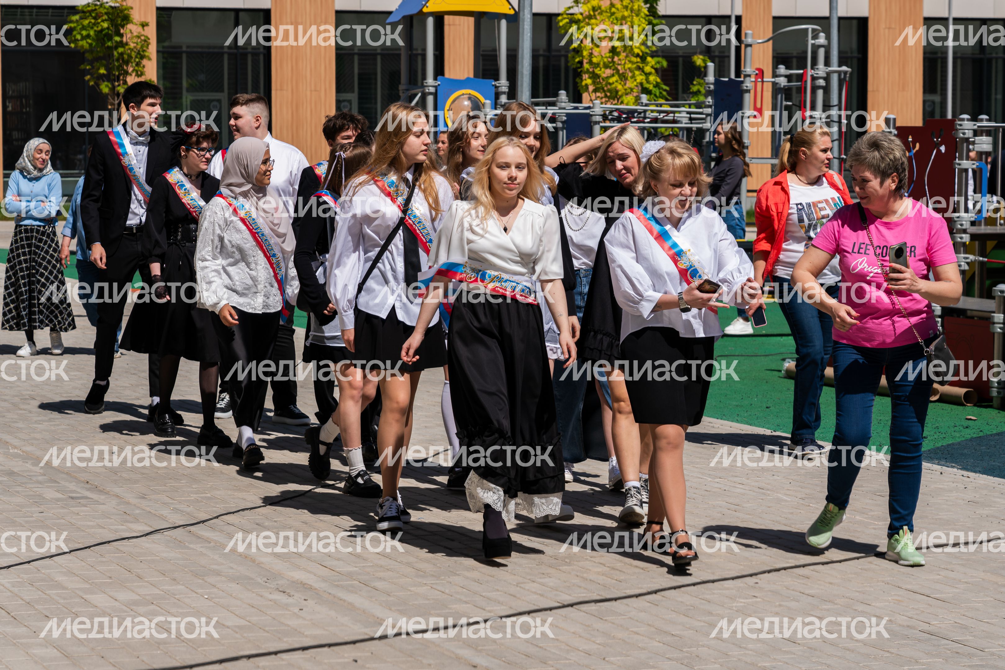 Последний звонок в Образовательном центре «Багратион» в ЖК «Гусарская баллада» Последний звонок в Образовательном центре «Багратион» в ЖК «Гусарская баллада»