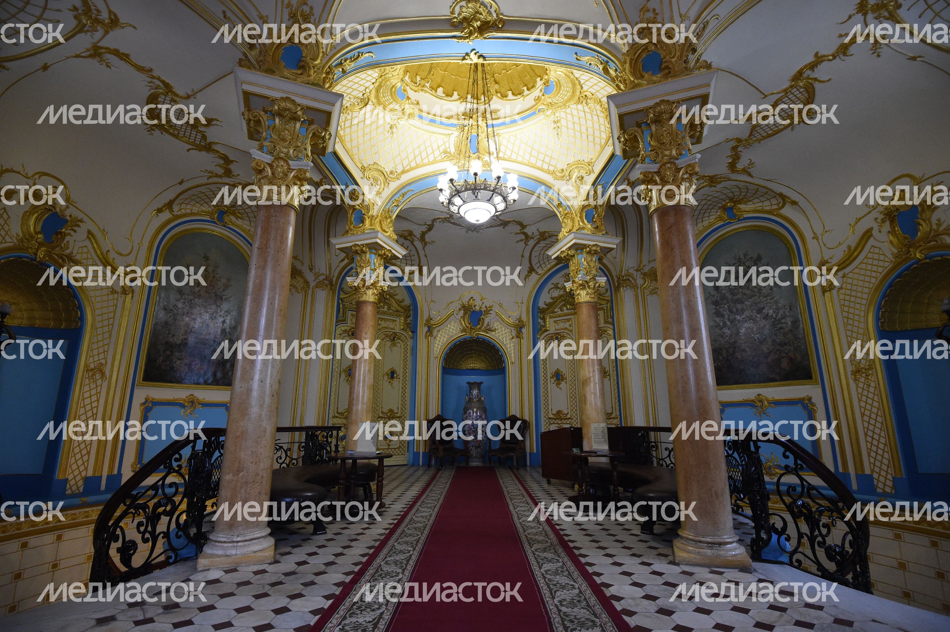 Московские термы: бани, где пьют Moët, заключают сделки и удивляют иностранцев