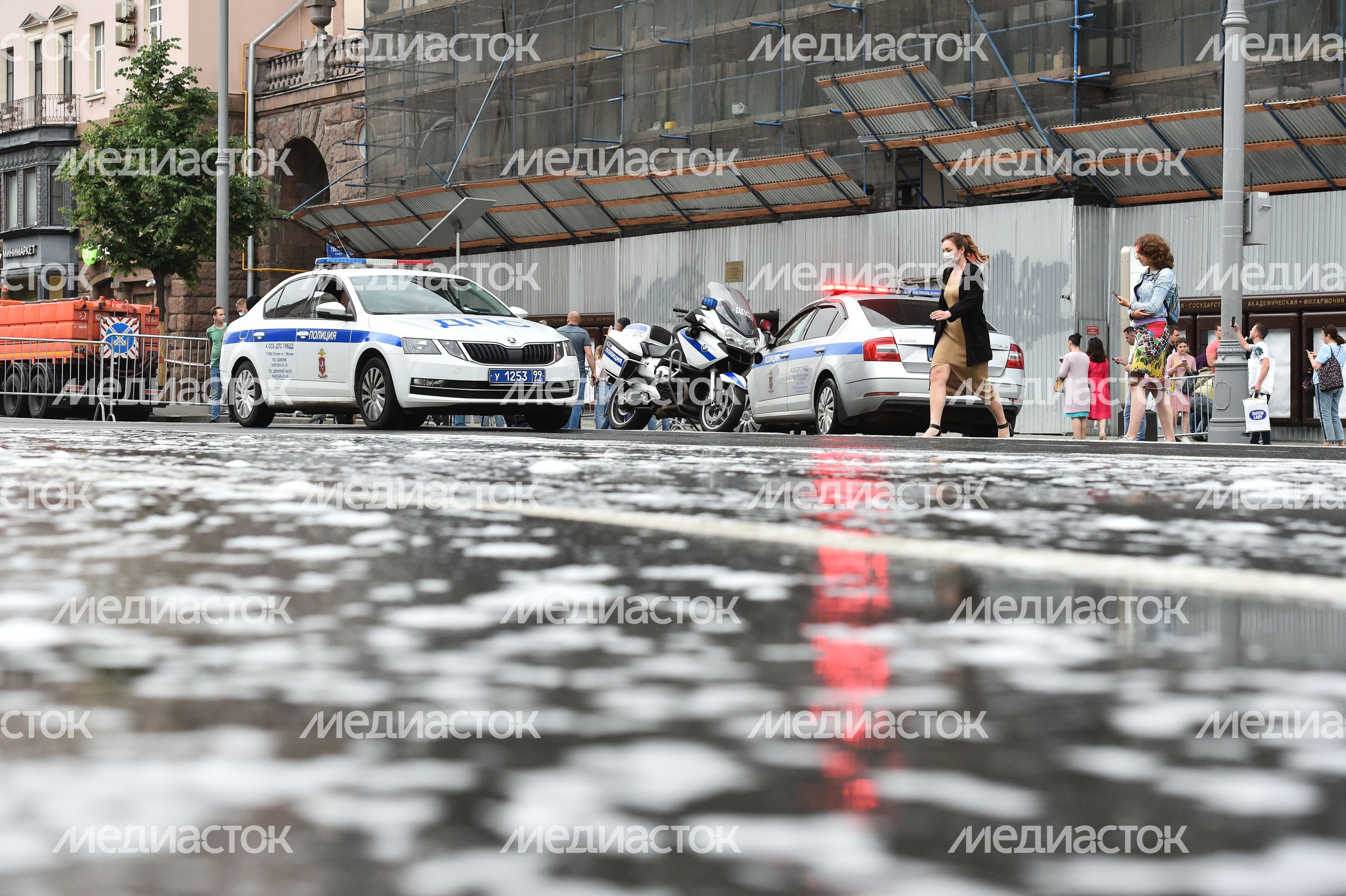 Пожар в реставрируемом здании на Тверской улице в Москве