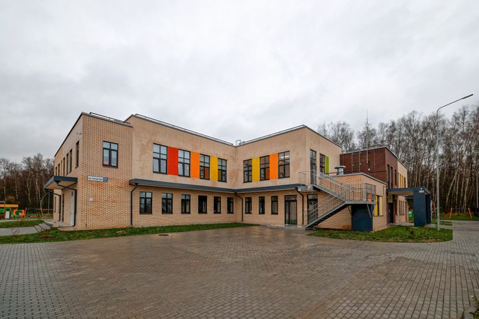 Новый детский сад образовательного комплекса «Бородино» в деревне Бережки округа Подольск