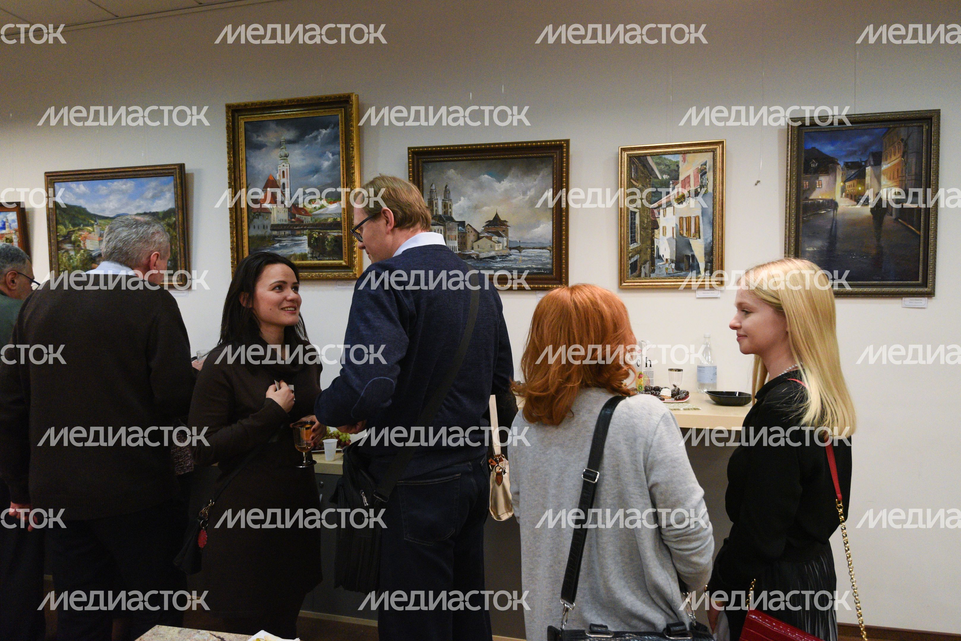 Открытие выставки «Европейские улицы» художника Ольги Шараповой в Москве