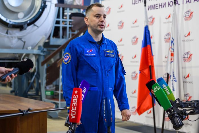 Тренировка космонавта Олега Платонова в Звездном городке к полету на МКС на борту Crew Dragon