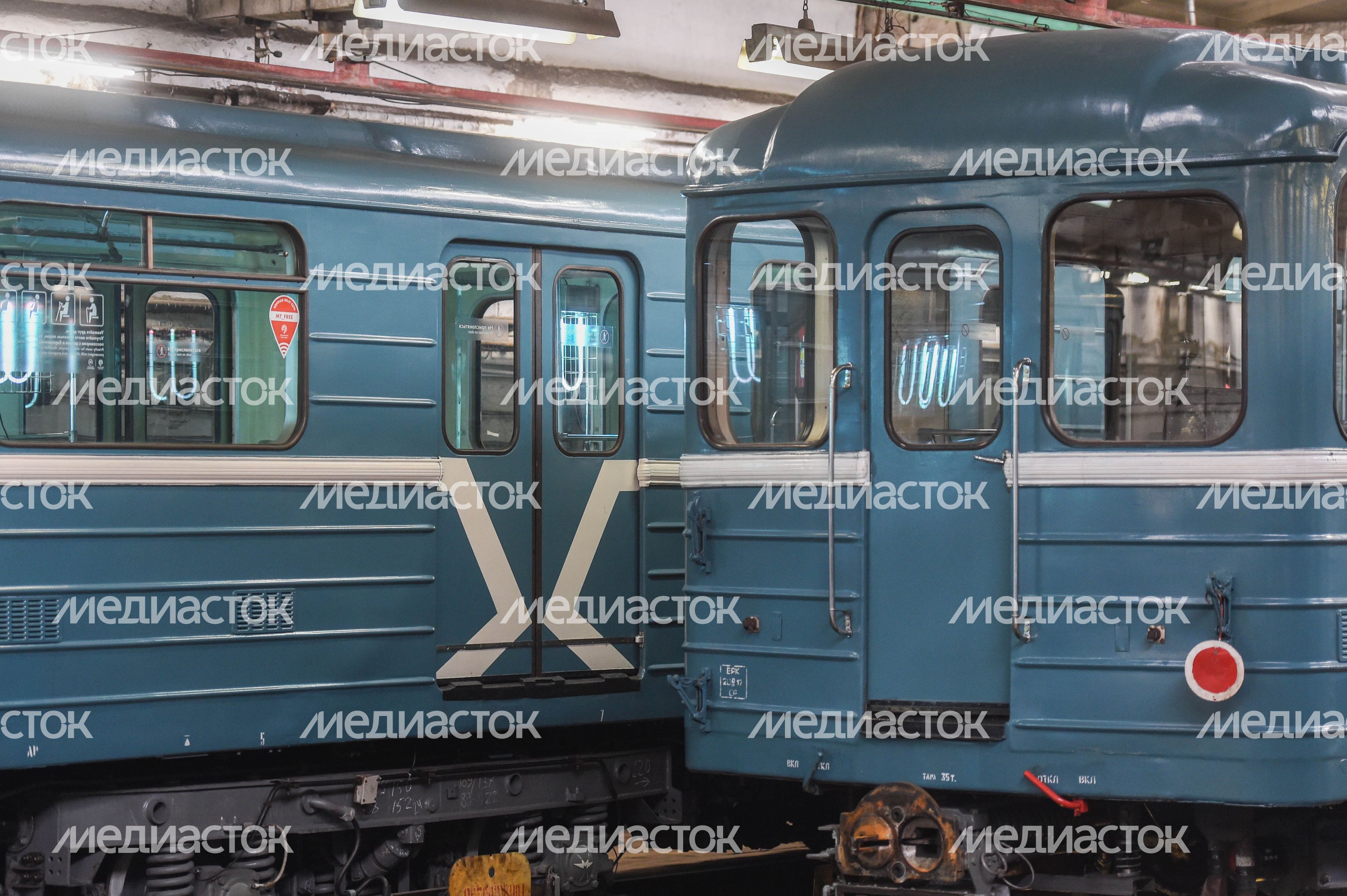 Кварцевание и мытье вагонов метро