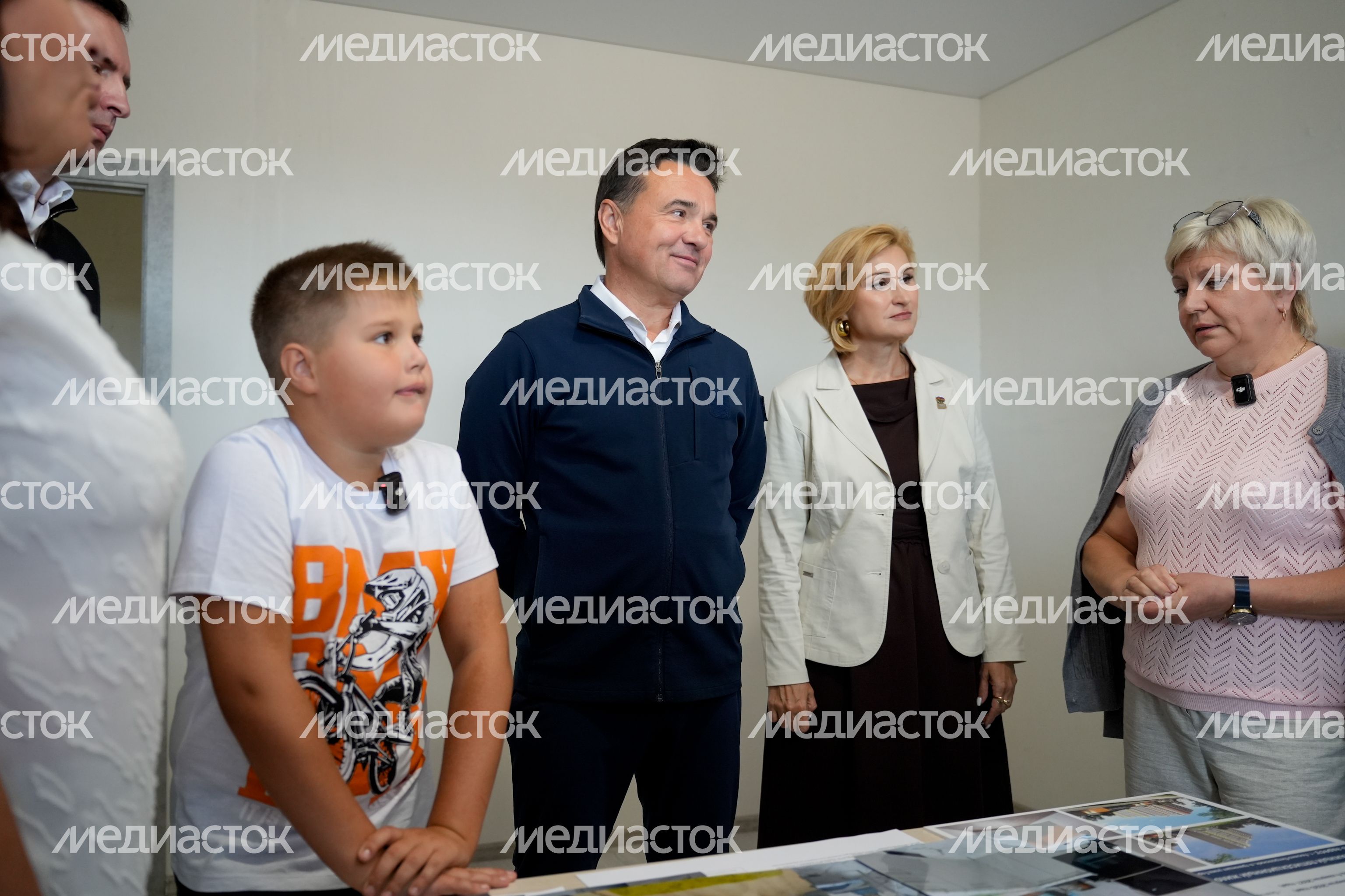 Андрей Воробьев приехал на стройплощадку многоквартирного дома на улице Гоголя в Лосино-Петровском