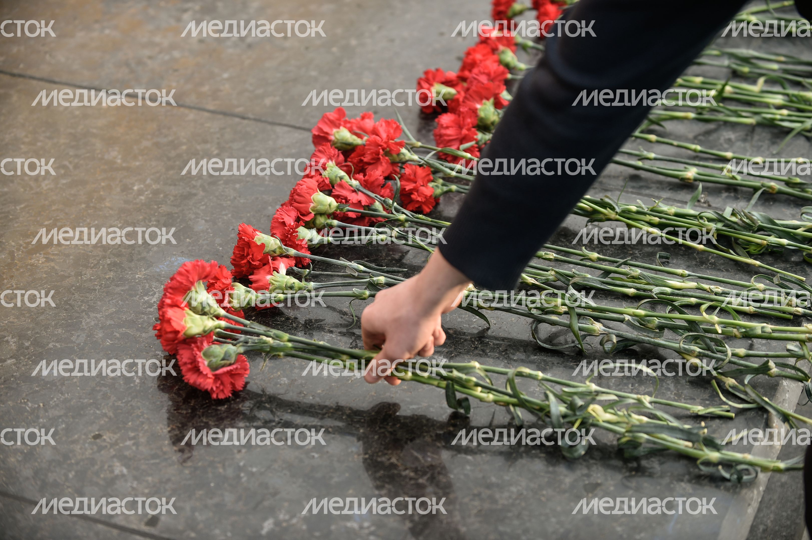 Траурный митинг памяти 11 жертв теракта в Санкт-Петербурге