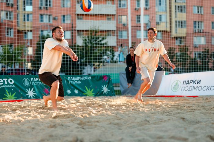 Пляжный волейбол на новой площадке «Пойма volley» в Красногорске