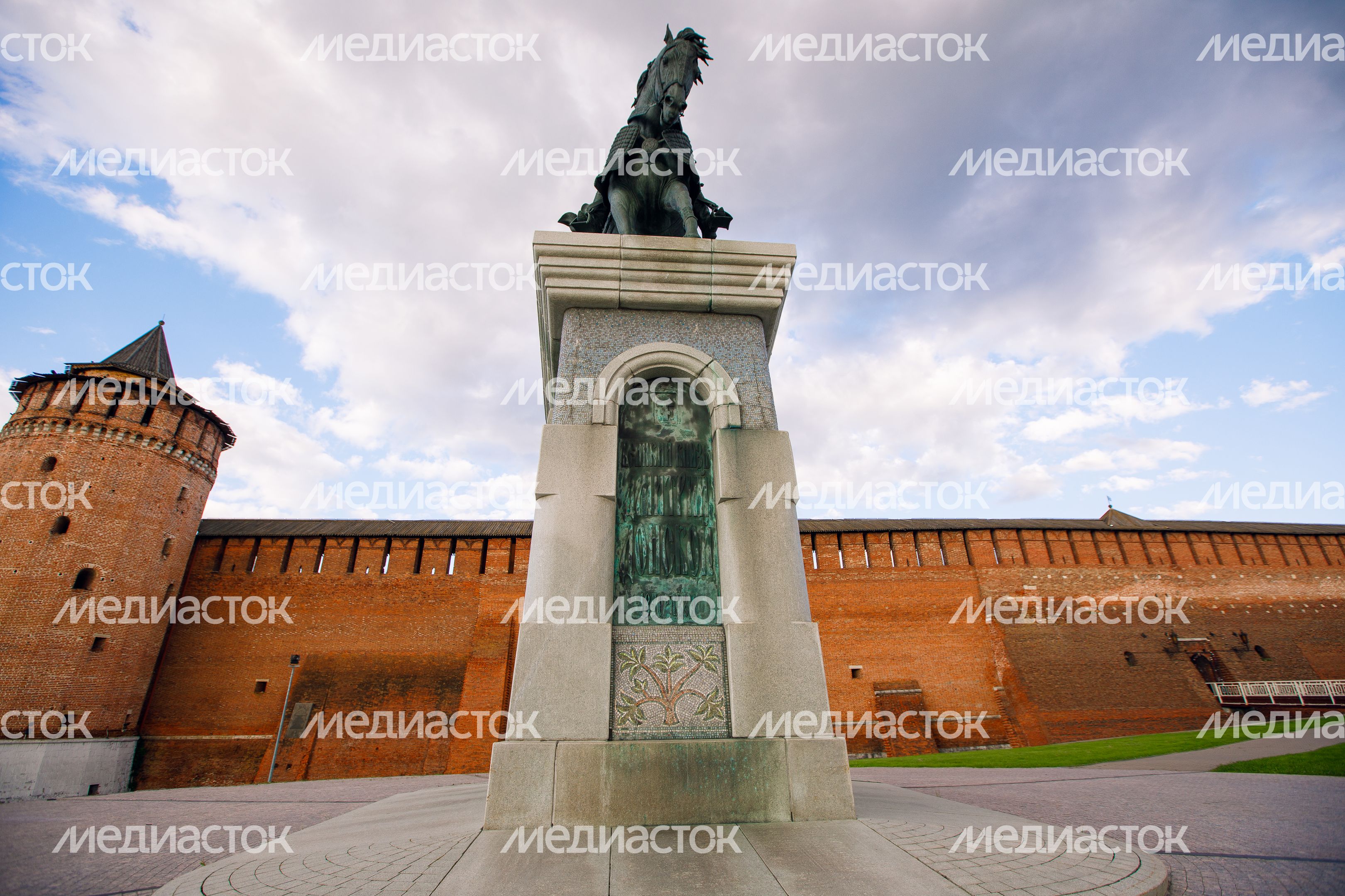 Коломна. Памятник Дмитрию Донскому Коломна. Памятник Дмитрию Донскому