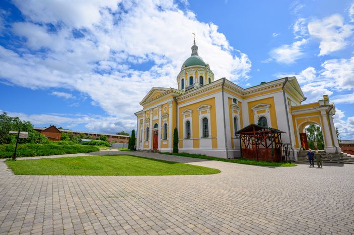 Иоанно-Предтеченский собор (Собор Усекновения Главы Иоанна Предтечи) на территории Зарайского кремля