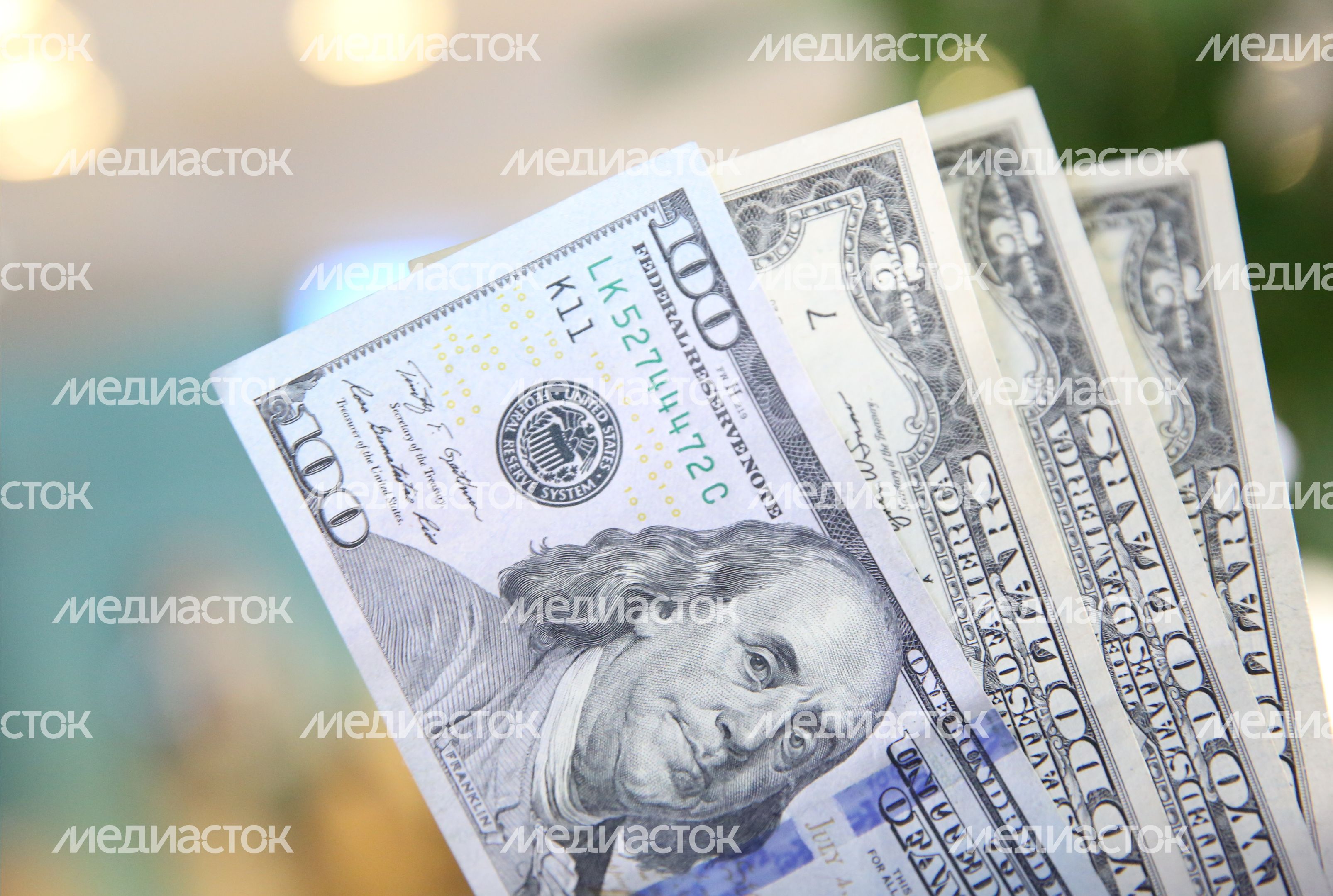 Денежные купюры долларов США Денежные купюры долларов США