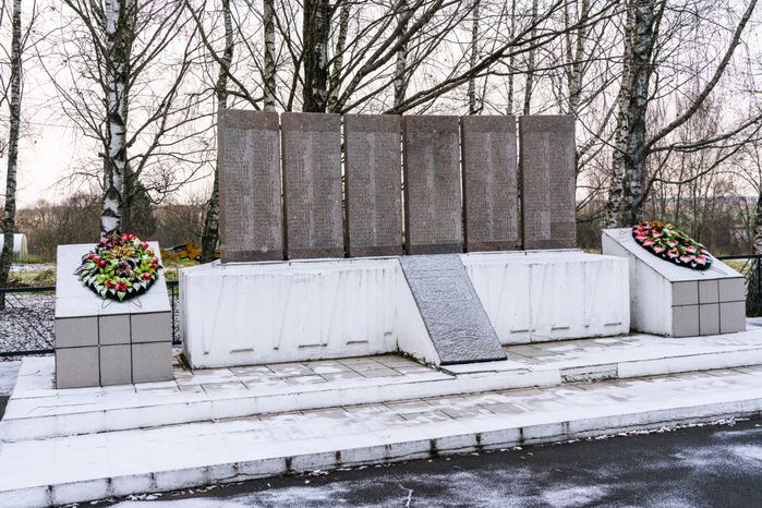 Памятник погибшим землякам в период Великой Отечественной войны в Ивашково округа Шаховская