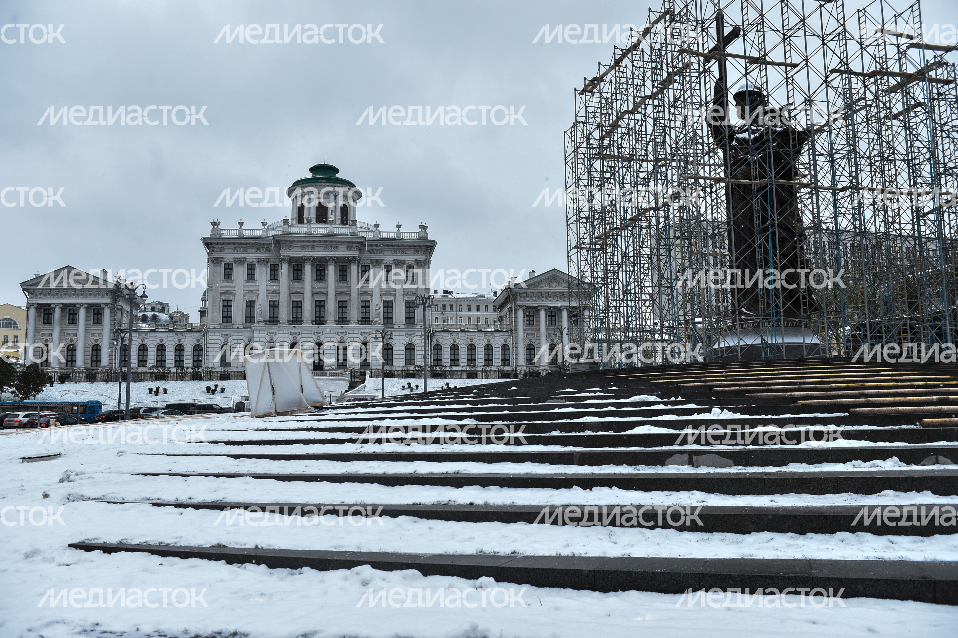Памятник князю Владимиру в Москве