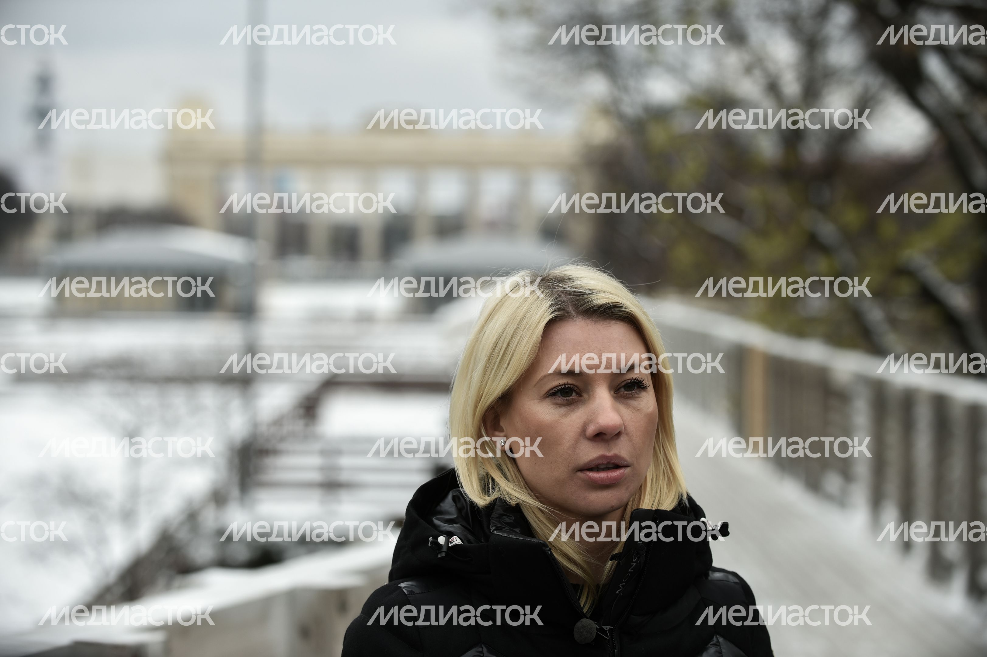 Подготовка катка в парке Горького