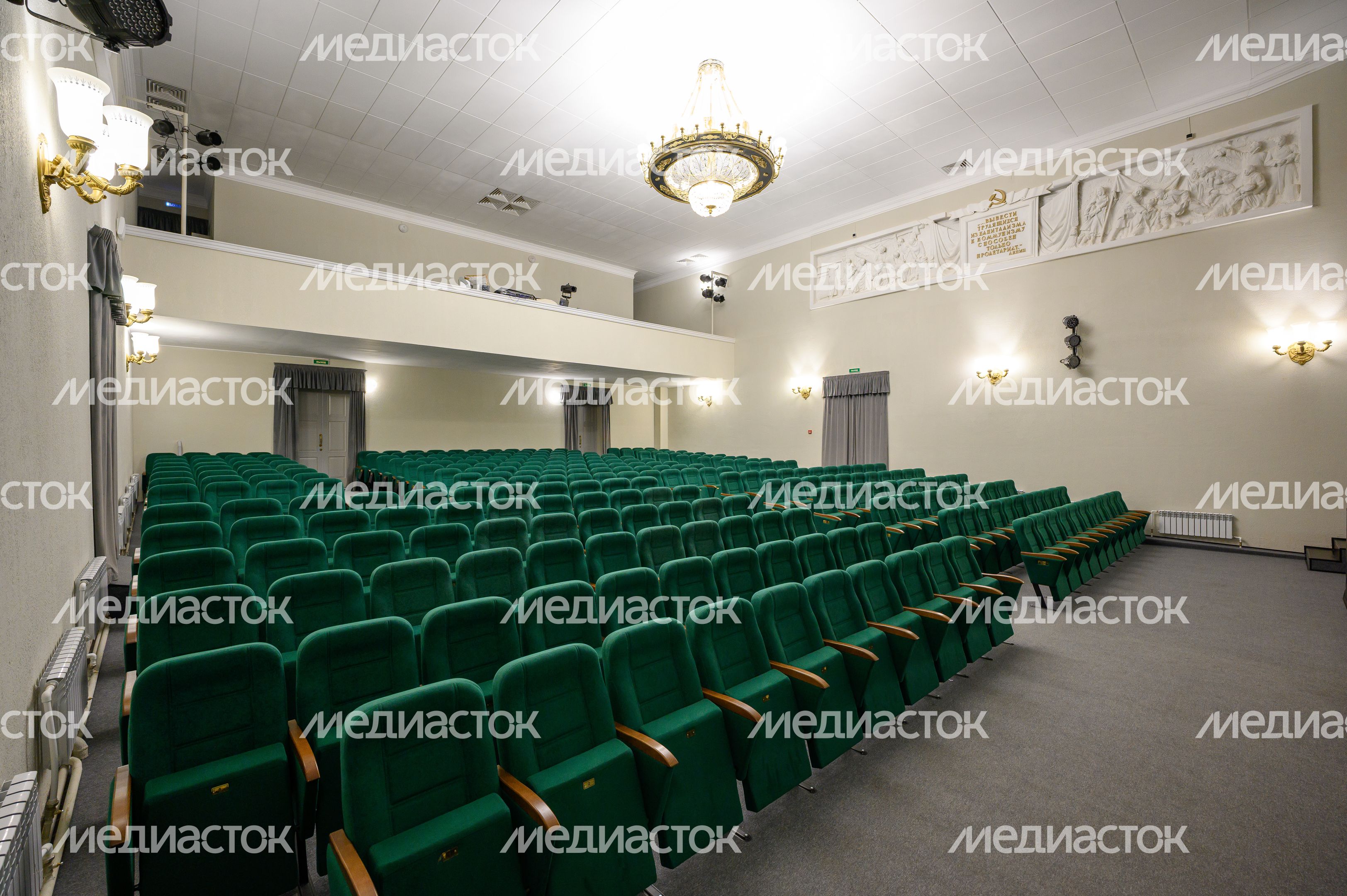 Большой концертный зал в Центре культуры «Подмосковье» микрорайона Пироговский округа Мытищи после ремонта Большой концертный зал в Центре культуры «Подмосковье» микрорайона Пироговский округа Мытищи после ремонта