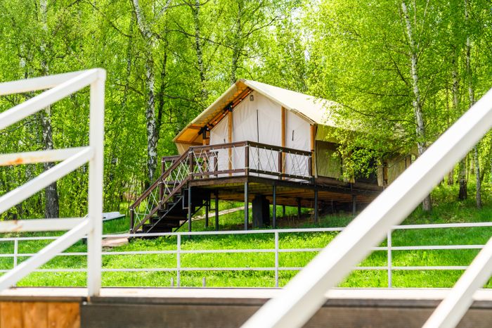 Глэмпинг в парк-отеле «Орловский» в Ленинском округе