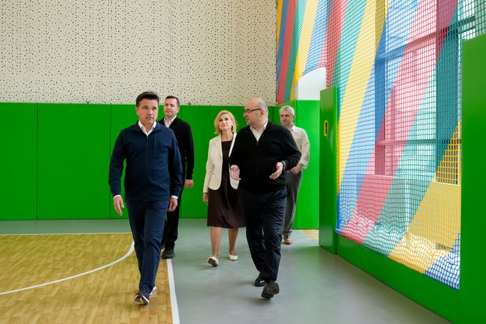 Андрей Воробьев проверил готовность новой школы в пгт Свердловский г.о. Лосино-Петровский