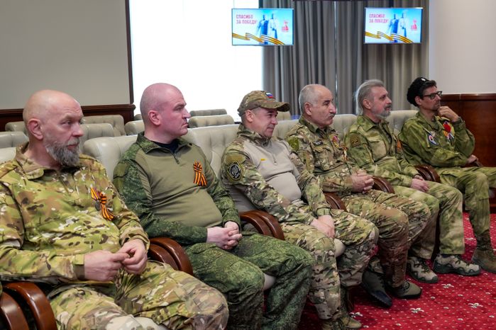 Вручение госнаград подмосковным добровольцам из отряда БАРС