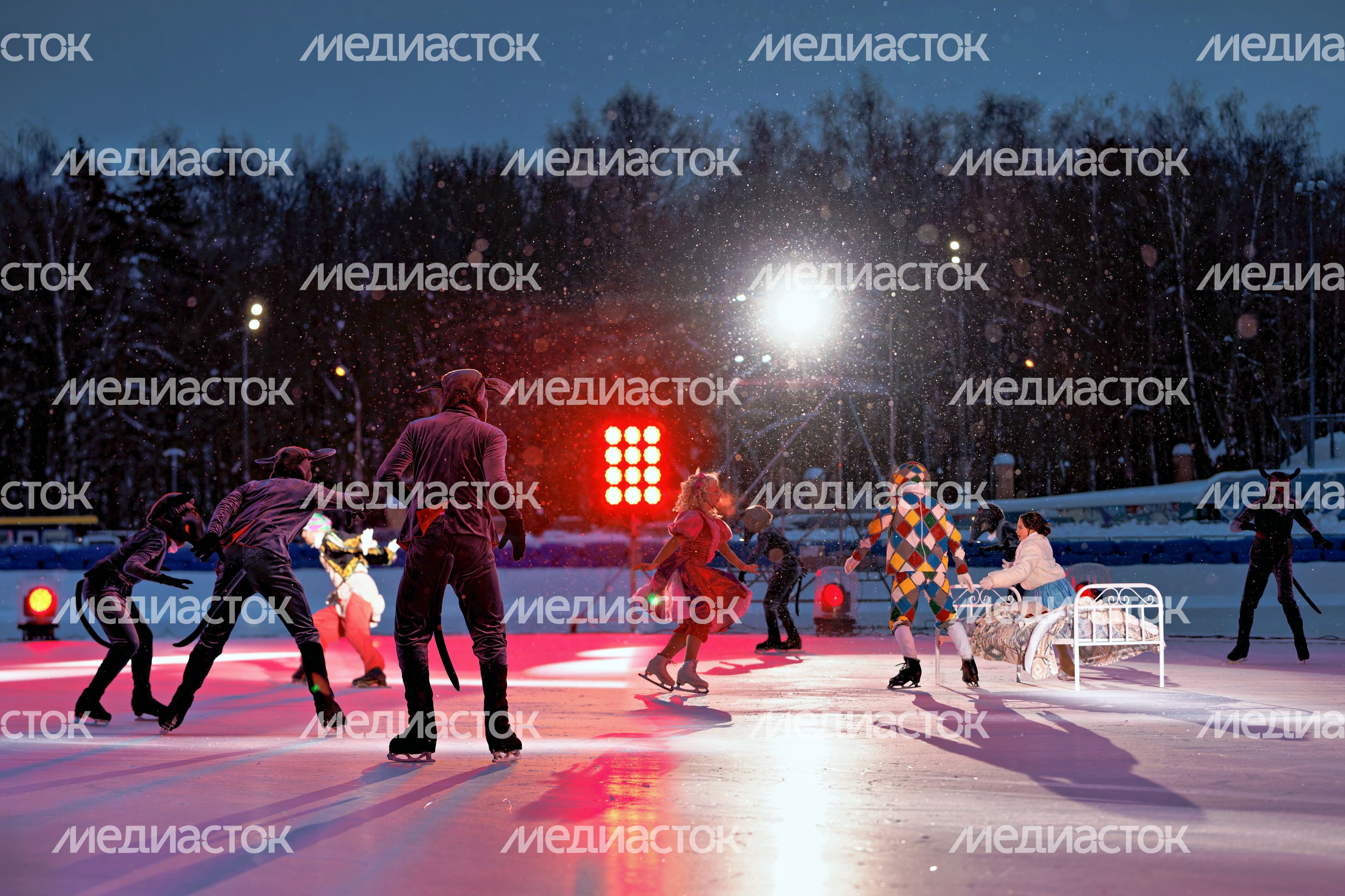 Ледовое шоу «Щелкунчик» на стадионе «Зоркий» в Красногорске Ледовое шоу «Щелкунчик» на стадионе «Зоркий» в Красногорске