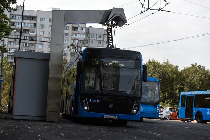 Первый электробус вышел на маршрут в Москве