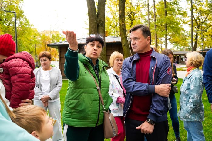Андрей Воробьев проверил благоустройство лесопарка "Дубрава"