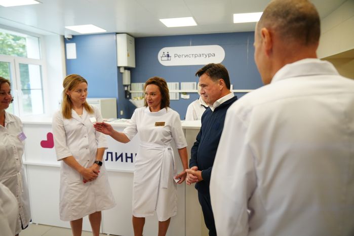 Андрей Воробьев посетил отремонтированную поликлинику в Дзержинском