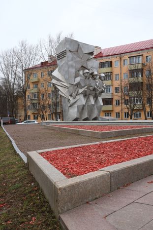 Памятник подольским курсантам