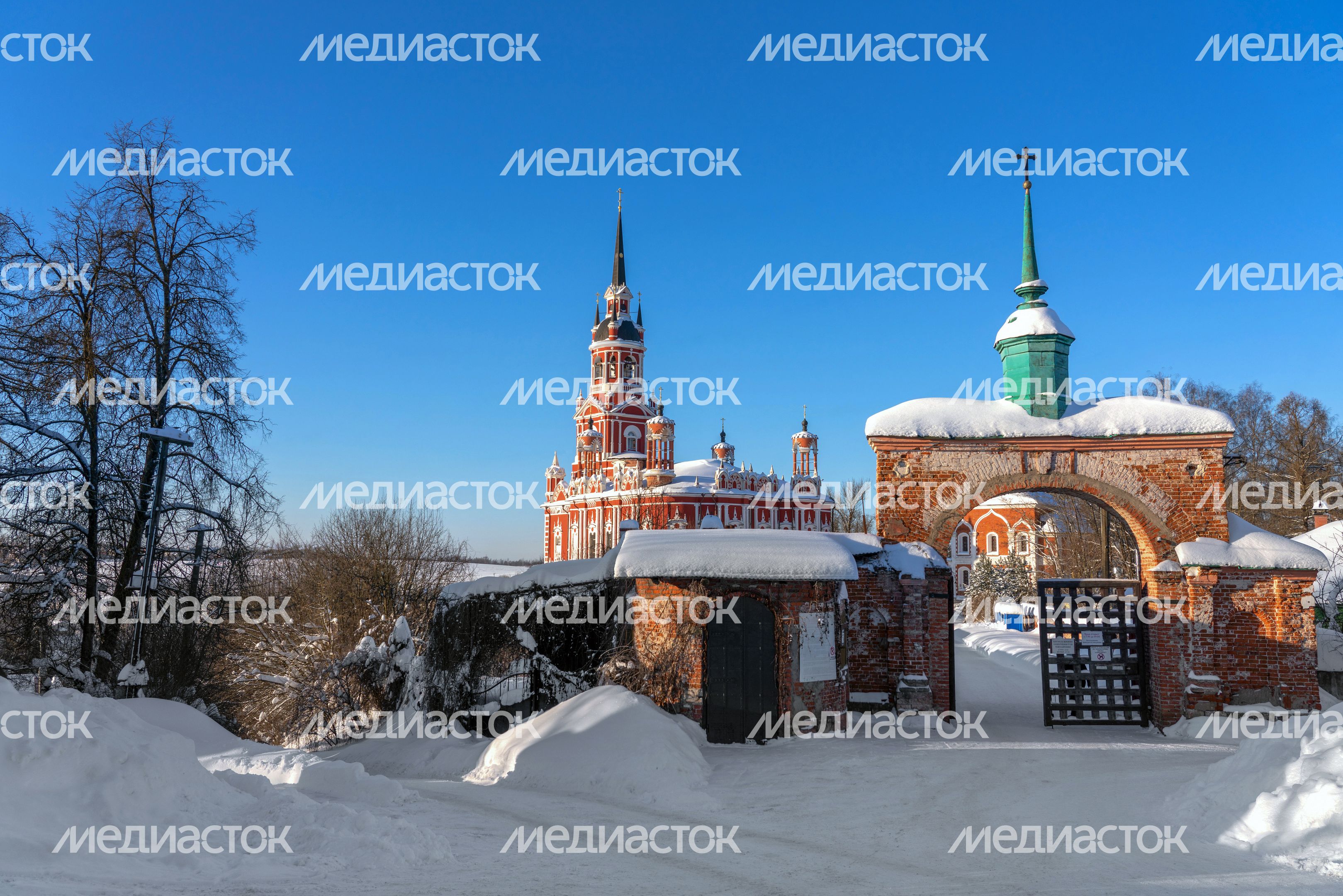 Ново-Никольский собор в Можайске Ново-Никольский собор в Можайске
