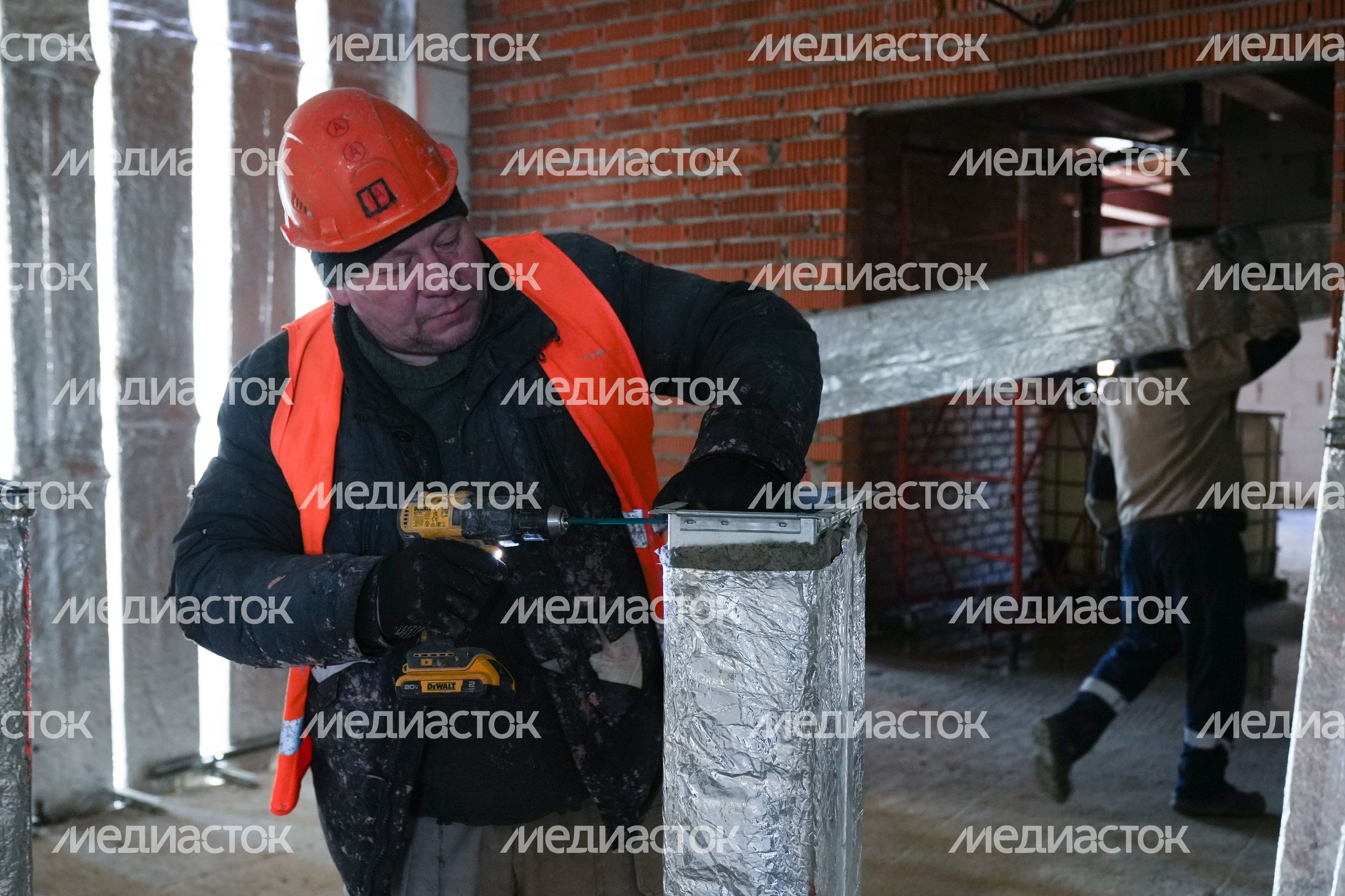 Строительство школы на 1100 мест в ЖК "Новые Островцы" Строительство школы на 1100 мест в ЖК "Новые Островцы"