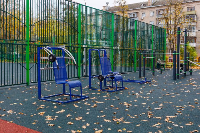 Спортивная площадка средней школы №13 в Королеве после капитального ремонта
