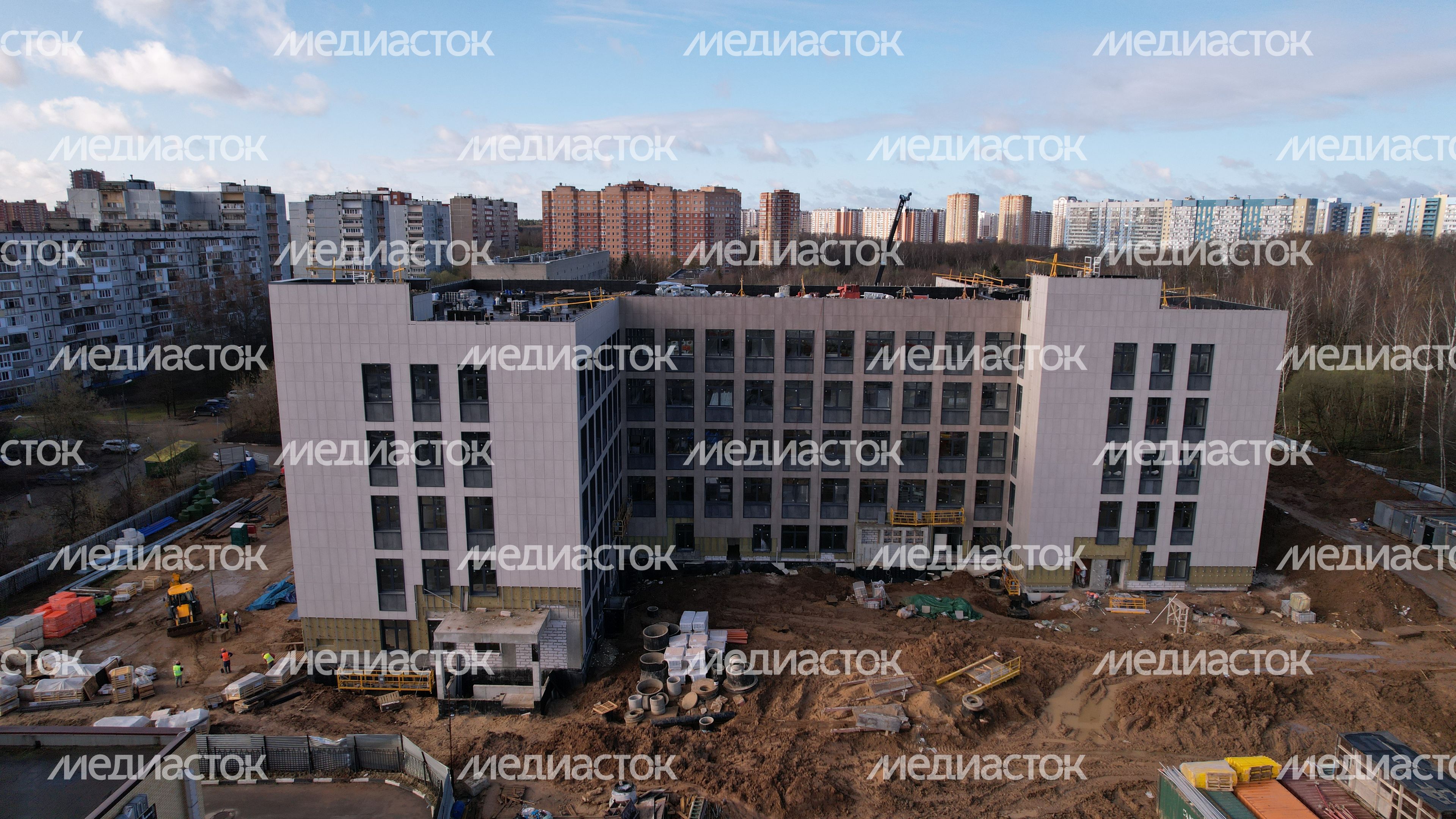 В Лобне продолжается строительство нового здания поликлиники №1