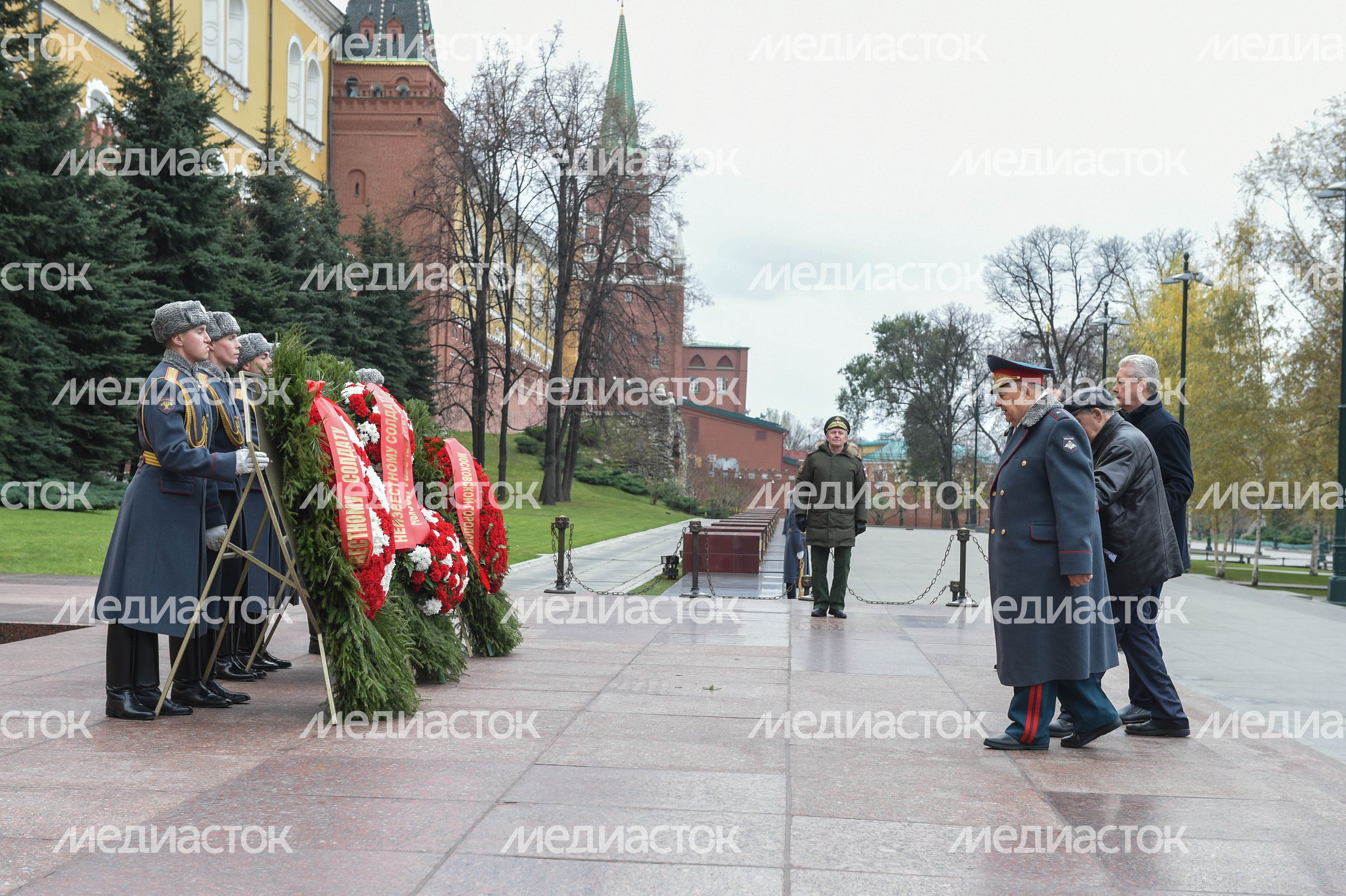 Торжественный марш в честь парада 1941 года на Красной площади в Москве