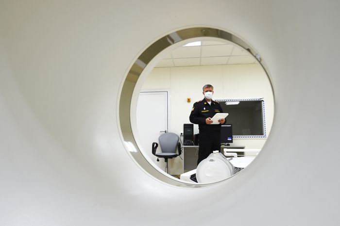 Медицинский центр для больных с коронавирусом, организованный в павильонах Конгрессно-выставочного центра в Кубинке