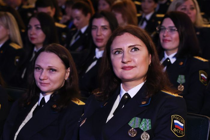 Судебных приставов поздравили с профессиональным праздником