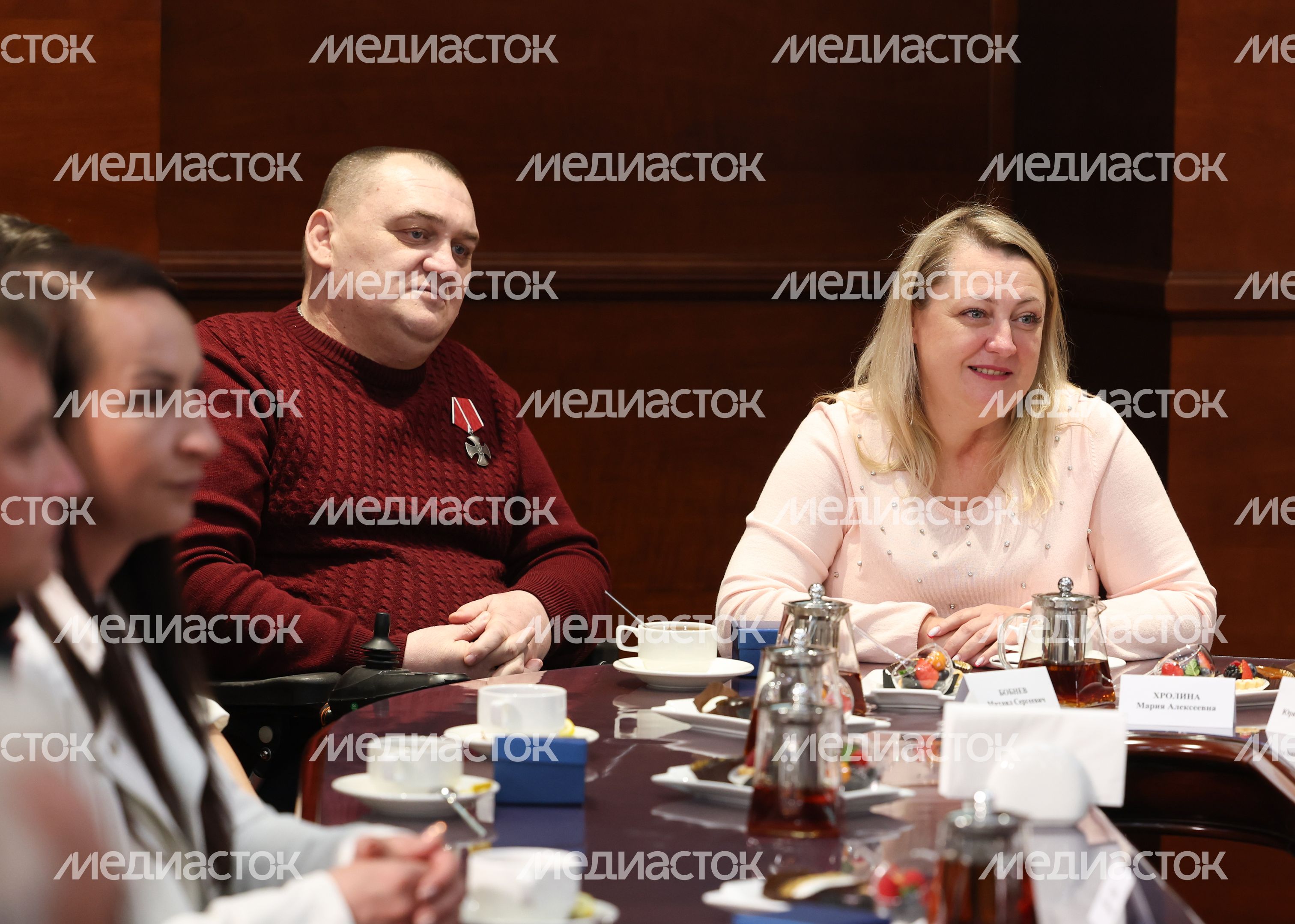 Участникам СВО вручили ключи от автомобилей с ручным управлением Участникам СВО вручили ключи от автомобилей с ручным управлением