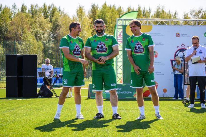 Легенды футбола обыграли сборную Лобни в проекте «Выходи во двор»