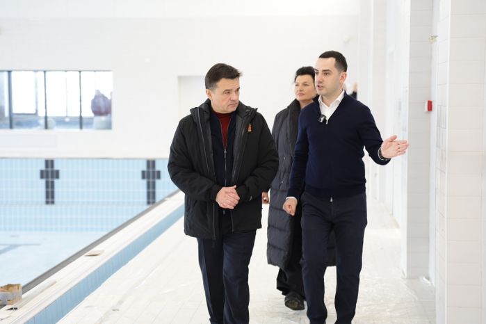 Андрей Воробьев проверил ход строительства ФОК в лобненском мкрн. Катюшки