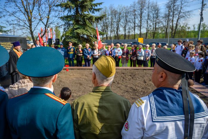 Памятное мероприятие у мемориала в Дмитровском округе в преддверие Дня Победы
