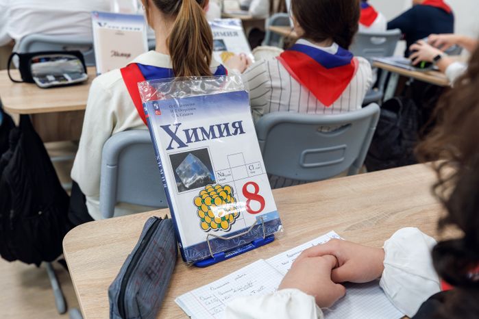 Урок химии в средней школе №13 в Королеве после капитального ремонта