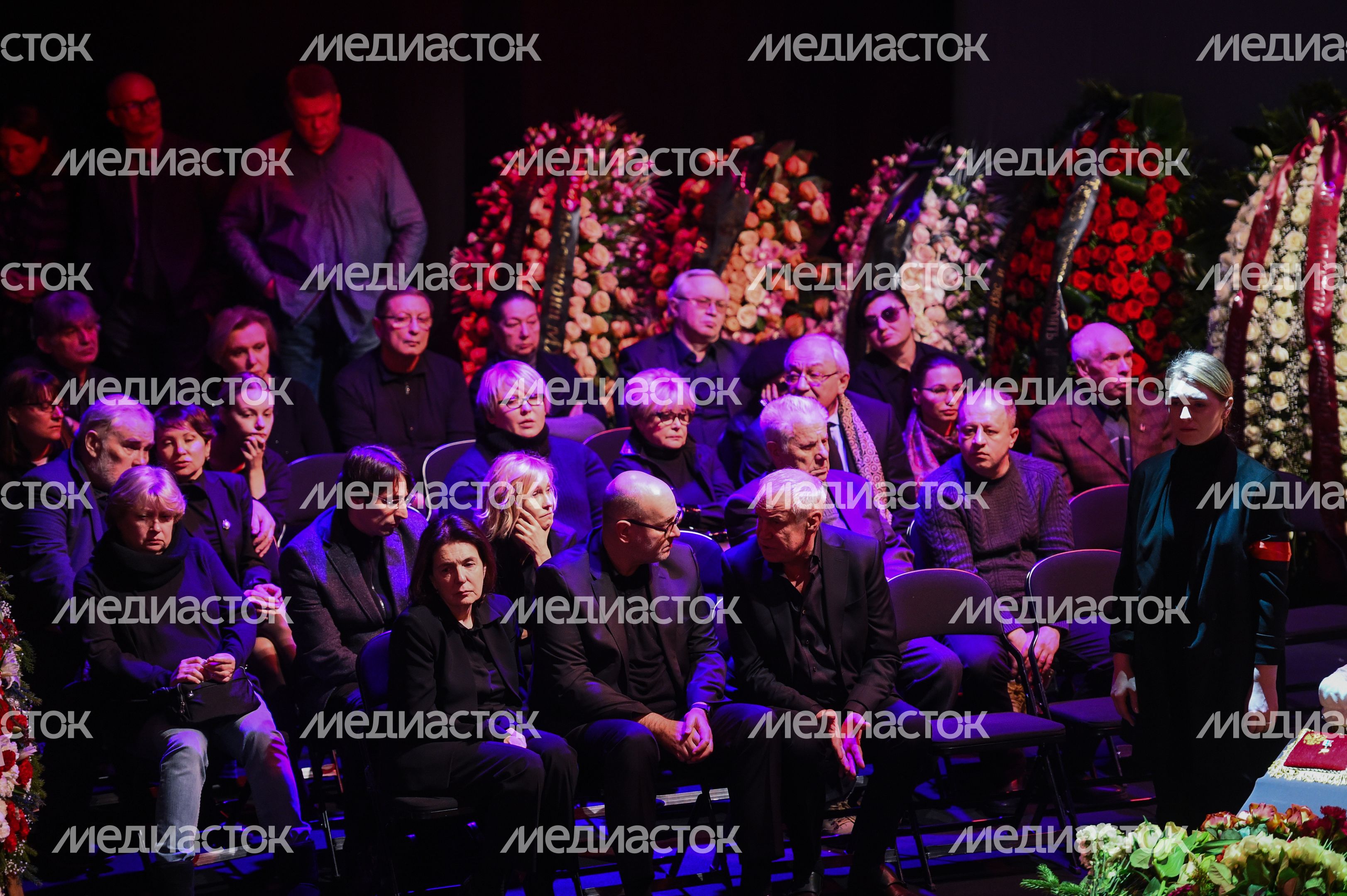 Церемония прощания с Галиной Волчек