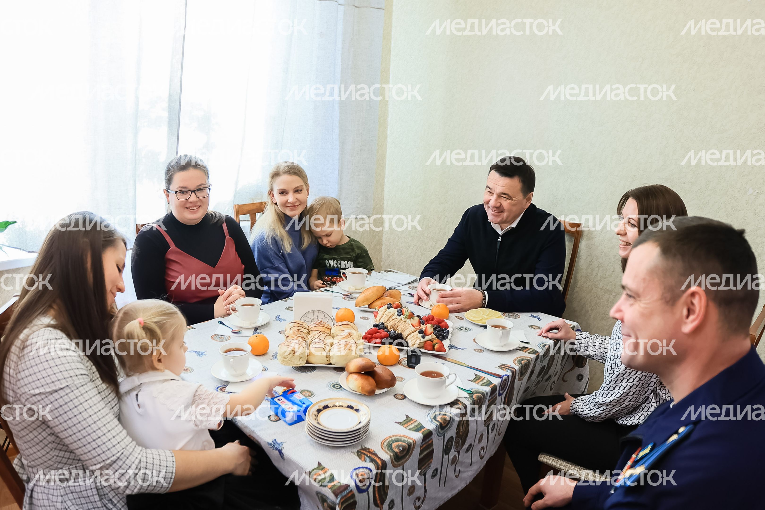 Встреча губернатора с супругами офицеров, участвующих в СВО