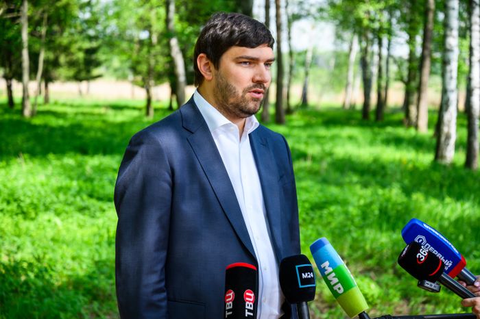 Тихон Фирсов на орнитологической тропе в нацпарке «Лосиный остров»