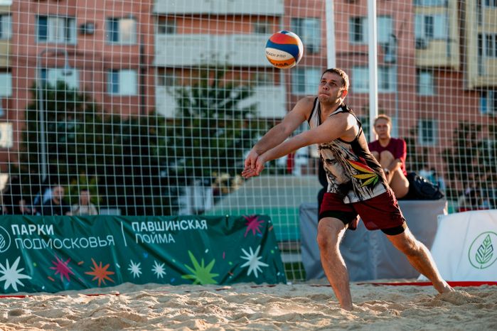 Пляжный волейбол на новой площадке «Пойма volley» в Красногорске
