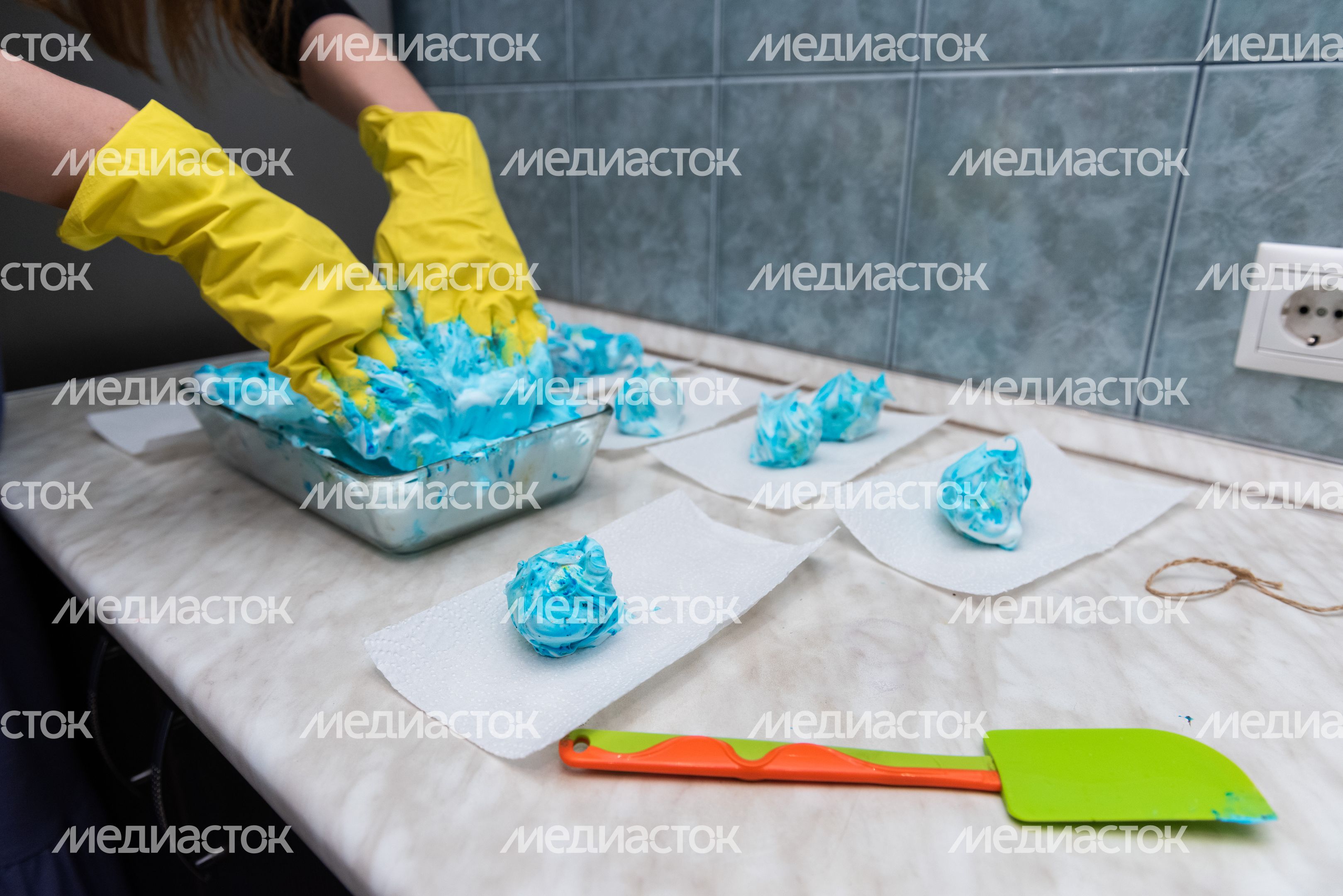 Эксперимент РИАМО по окраске яиц к Пасхе