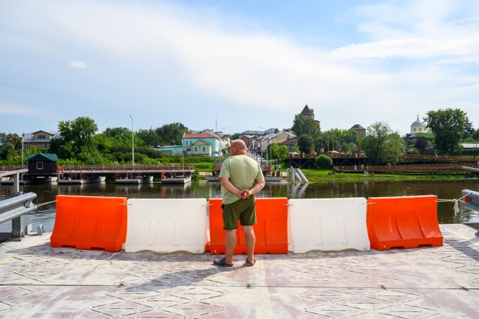 Наплавной разводной Бобреневский мост в Коломне через Москву-реку
