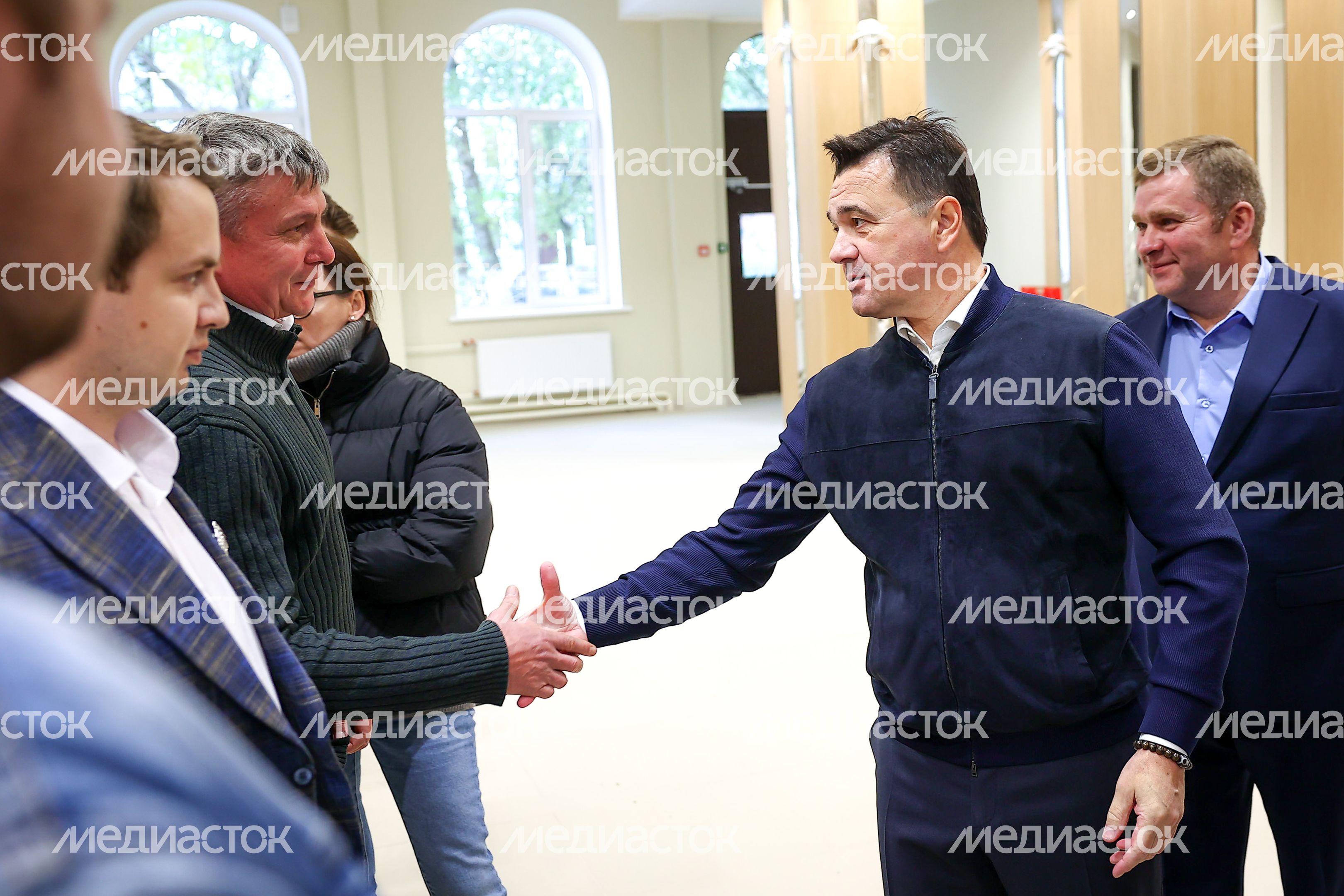 Проверка хода капремонта Центра культуры и творчества «Родники» в Волоколамске Губернатором Подмосковья
