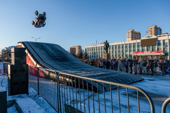 Зимний фристайл-мотокросс от команды FMX13 в Одинцово