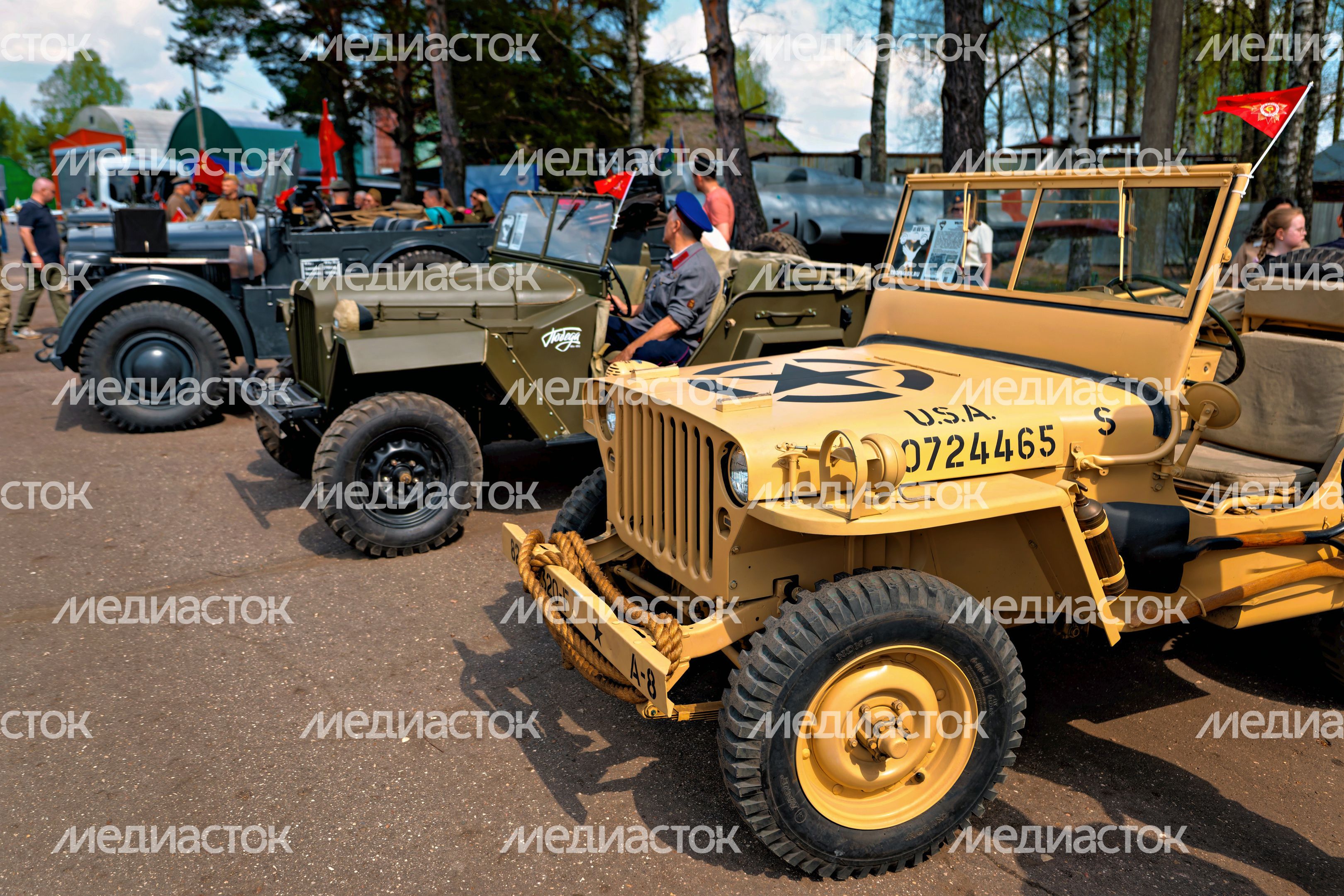 Американский армейский военный автомобиль «Виллис» в музее аэроклуба ветеранов воинской службы в Кубинке Американский армейский военный автомобиль «Виллис» в музее аэроклуба ветеранов воинской службы в Кубинке