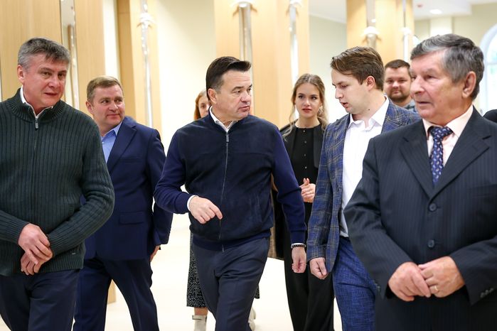 Проверка хода капремонта Центра культуры и творчества «Родники» в Волоколамске Губернатором Подмосковья